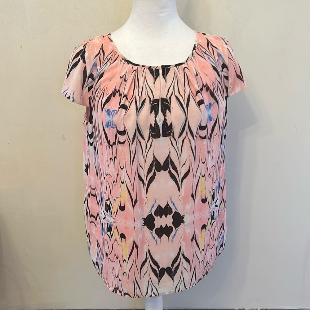 J Crew pink black white patterned cap sleeve blouse Size 6 EUC